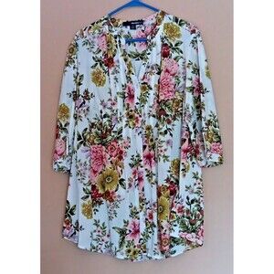 Shirt size 20W womans Denim 24 7 Blouse 3/4 Sleeve White With Flowers
